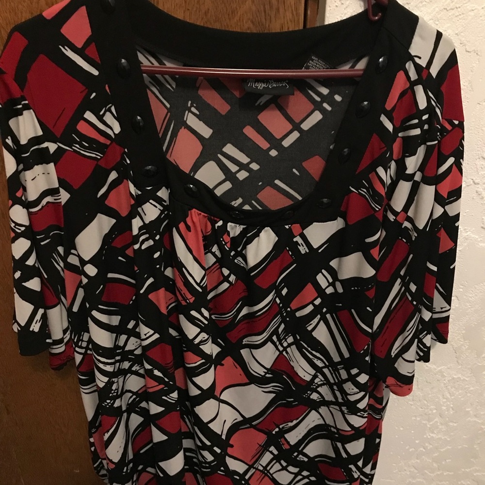 Maggie Barnes top